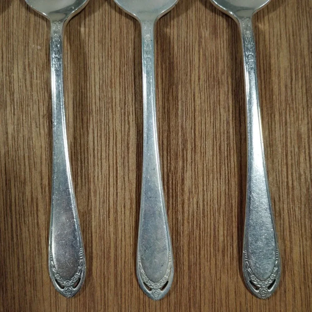 1847 Rogers Bros IS Lovelace Silverplate Flatware 5 Teaspoons Vintage